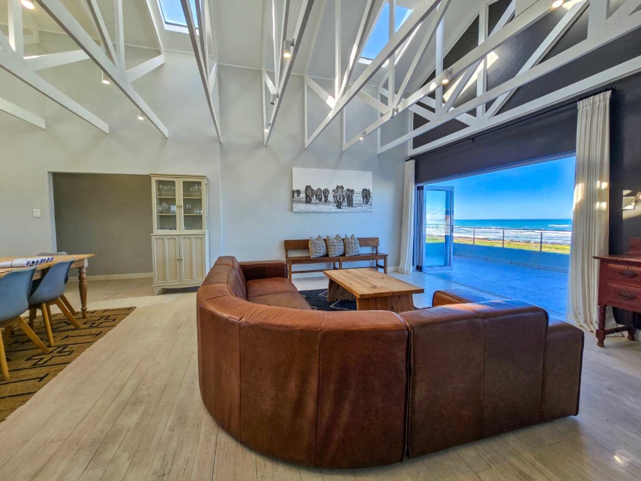 4 Bedroom Property for Sale in Stilbaai Oos Western Cape